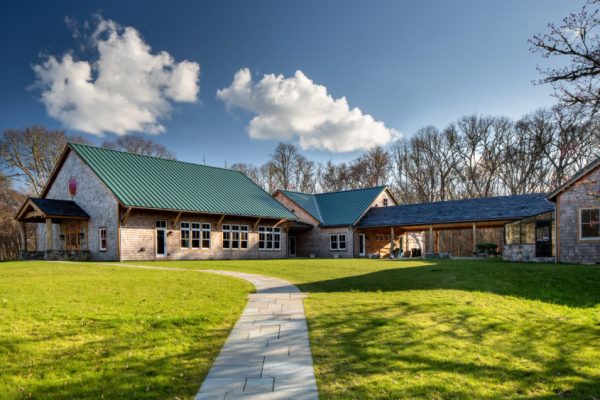 ROUND THE BEND FARM