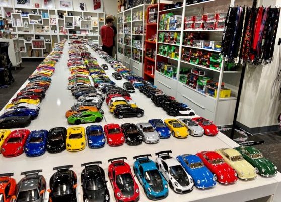 NEWPORT CAR MUSEUM – LAMBORGHINIS RUN